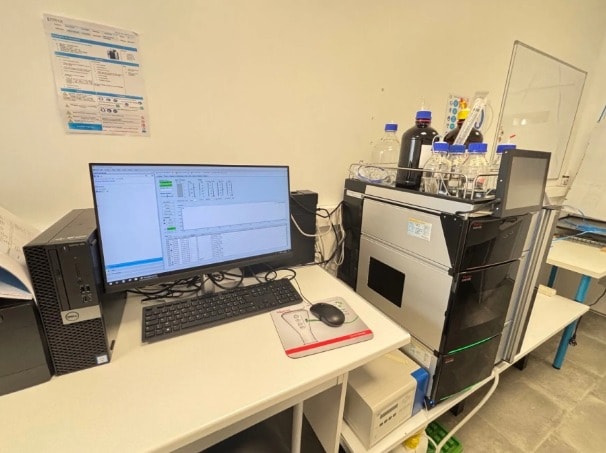 2021 Thermo Scientific Vanquish Core UHPLC with DAD & RefractoMax 521 RI Detector, PC & Chromeleon Software