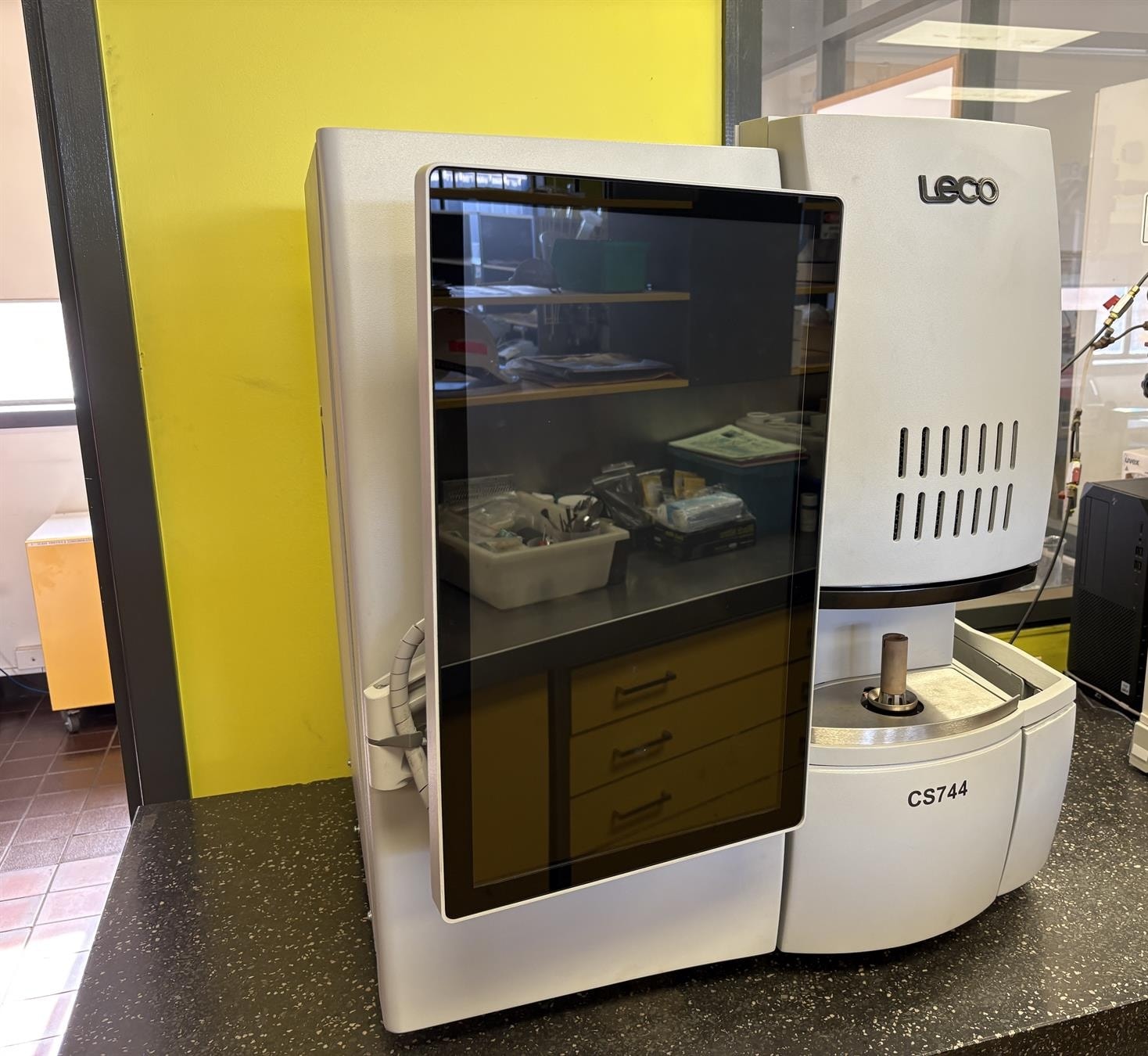 LECO CS744 Carbon / Sulfur Analyzer (Combustion, IR Detection)